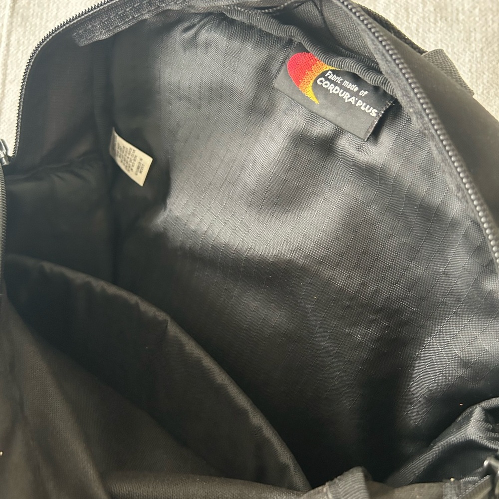 Eagle Creek Dual Function Messenger Bag Backpack - Picture 8 of 11